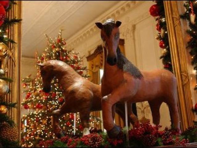 Nelson, replica of George Washington's horse.